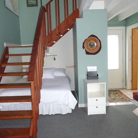 Fred Tibbs Ocean Front Condos Tofino Exterior photo
