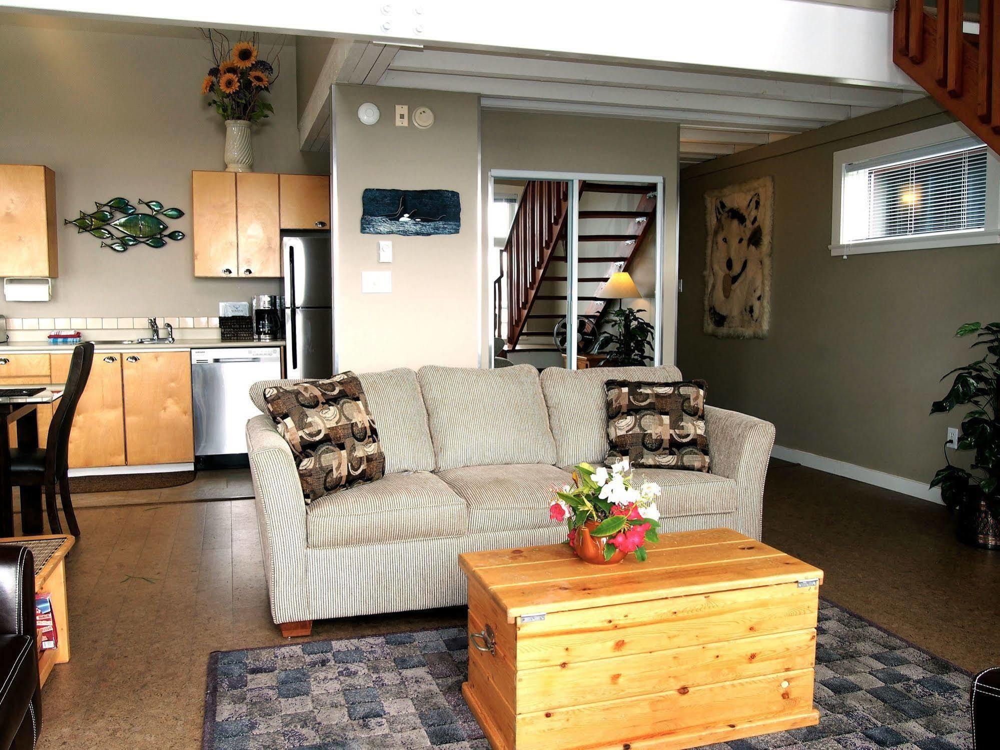 Fred Tibbs Ocean Front Condos Tofino Exterior photo