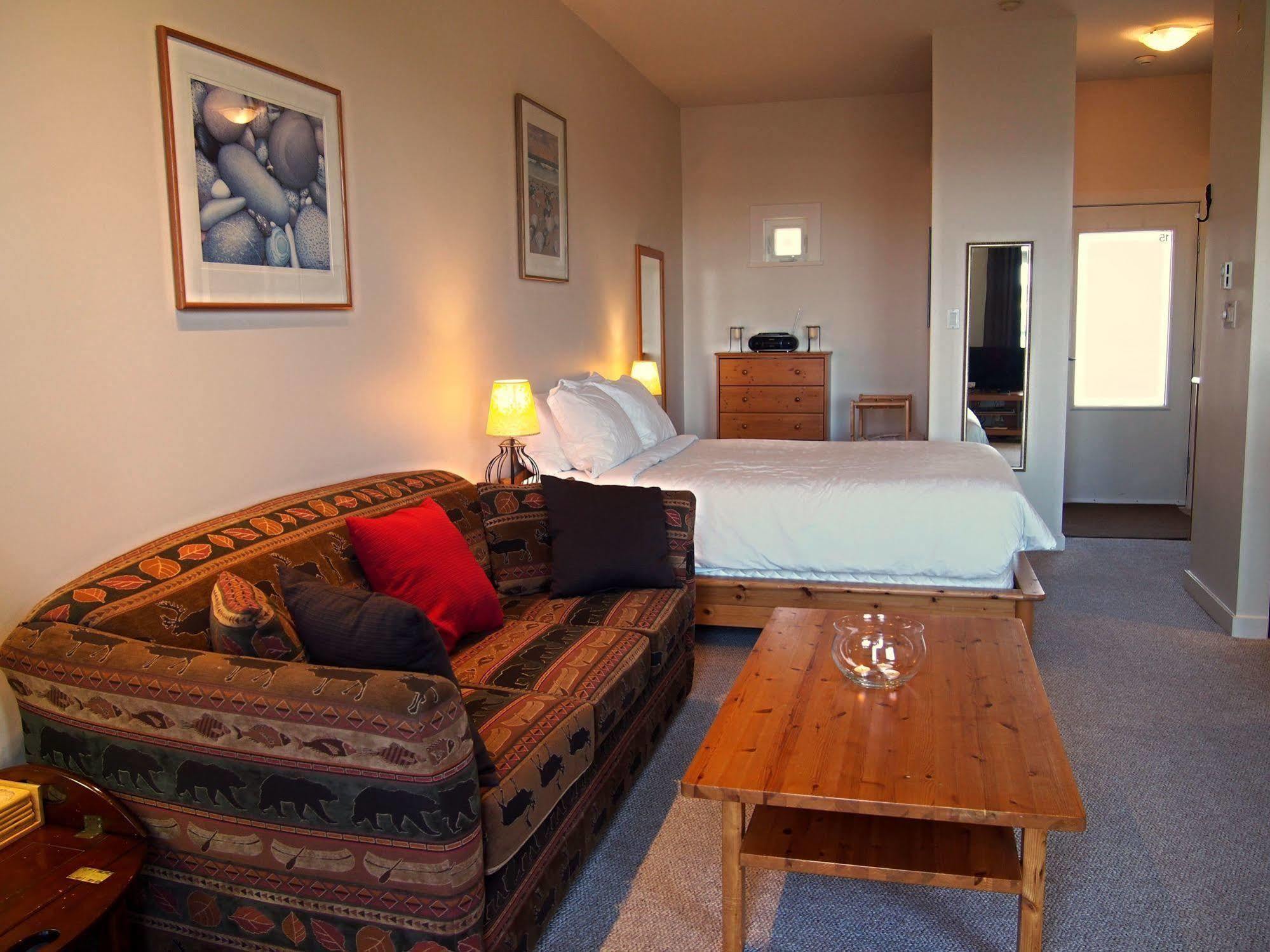 Fred Tibbs Ocean Front Condos Tofino Exterior photo