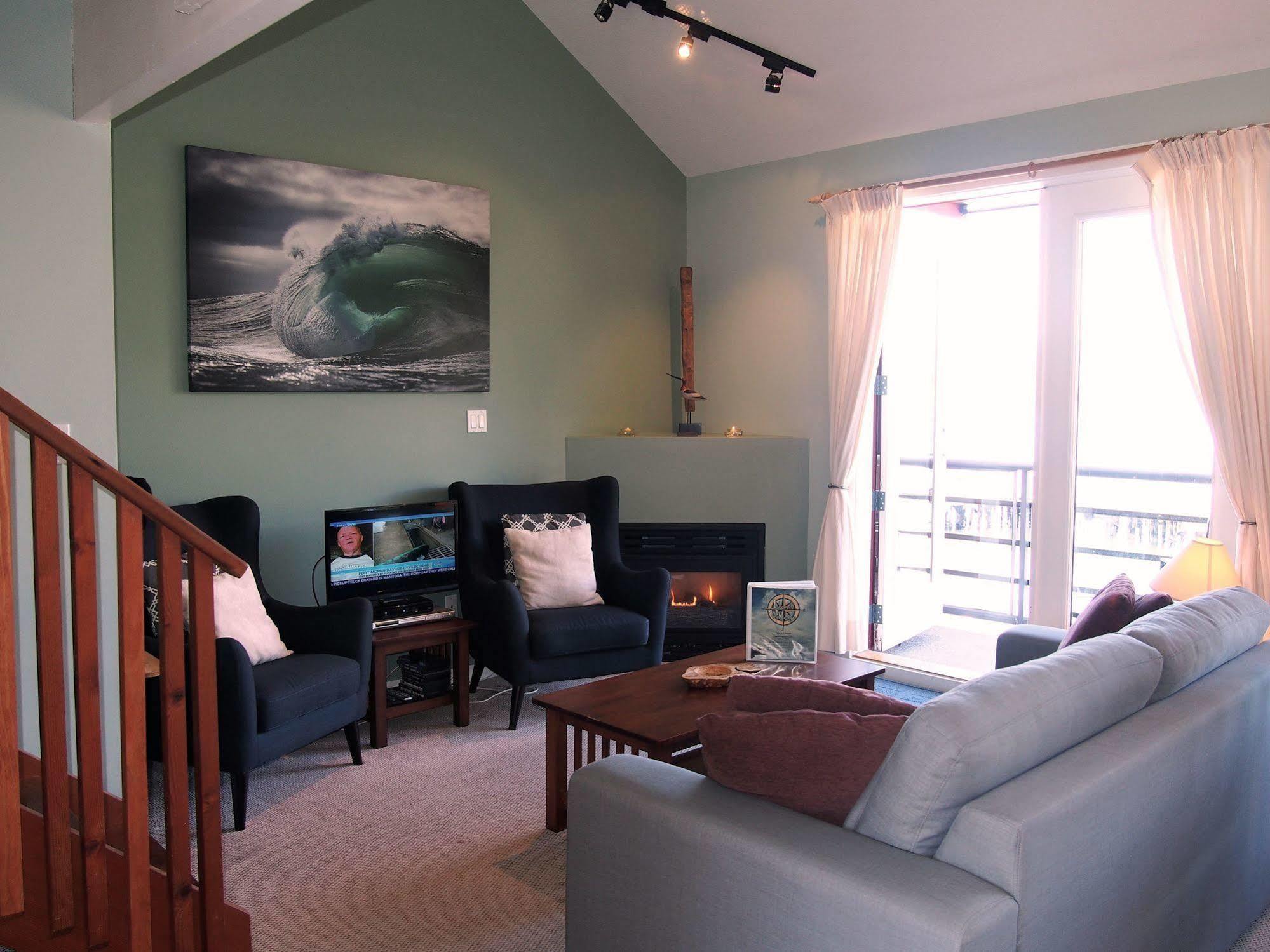 Fred Tibbs Ocean Front Condos Tofino Exterior photo